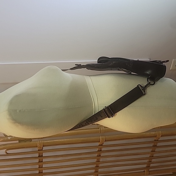 Bull Captain brown  crossbody for men travel 5 zippered pockets - Picture 6 of 10